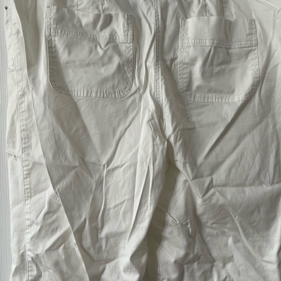 Chico’s Size 3 Women’s White Capri Pants 4 Pockets, Zip Up. Made - Picture 7 of 13
